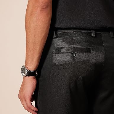 Amazon Essentials Men's Classic-Fit 9 Inch Chino Shorts 23 cm, Black, 30W