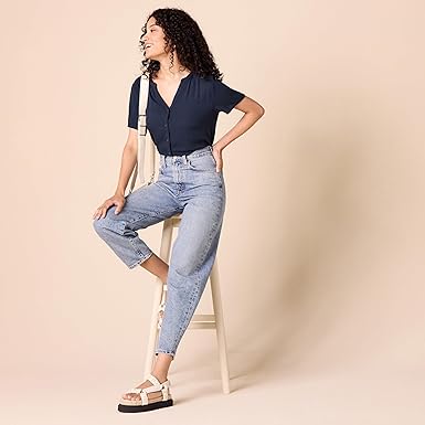 Amazon Essentials Women's Short-Sleeve Woven Blouse Marine Blue
Size L