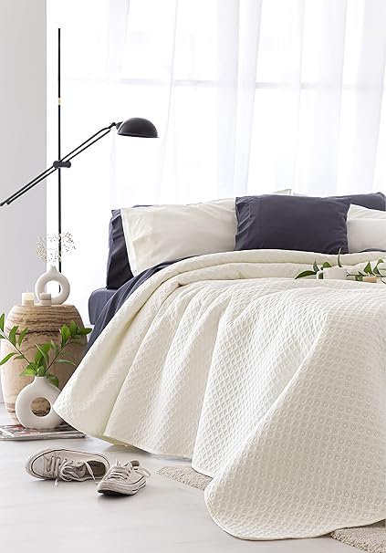 Todocama Fine Boutique Quilt with Pique Design 250x260cm Beige