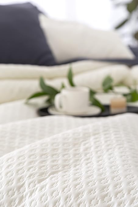 Todocama Fine Boutique Quilt with Pique Design 250x260cm Beige