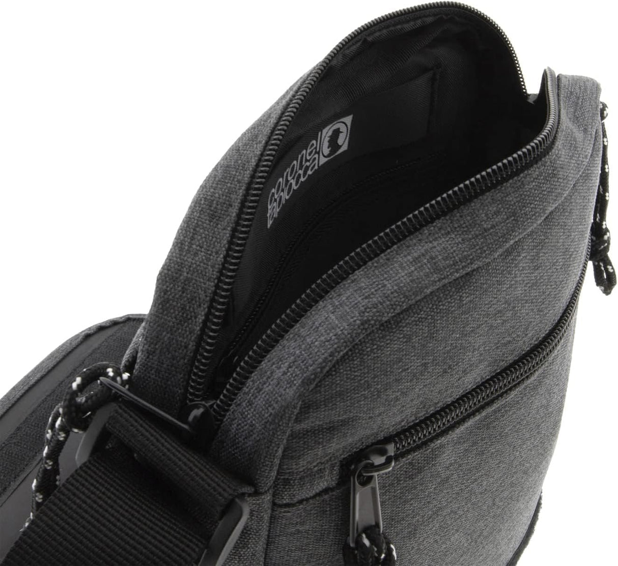 Coronel Tapiocca Men's Urban Shoulder Bag Man Lapel Grey
19 x 24 x 5 cm