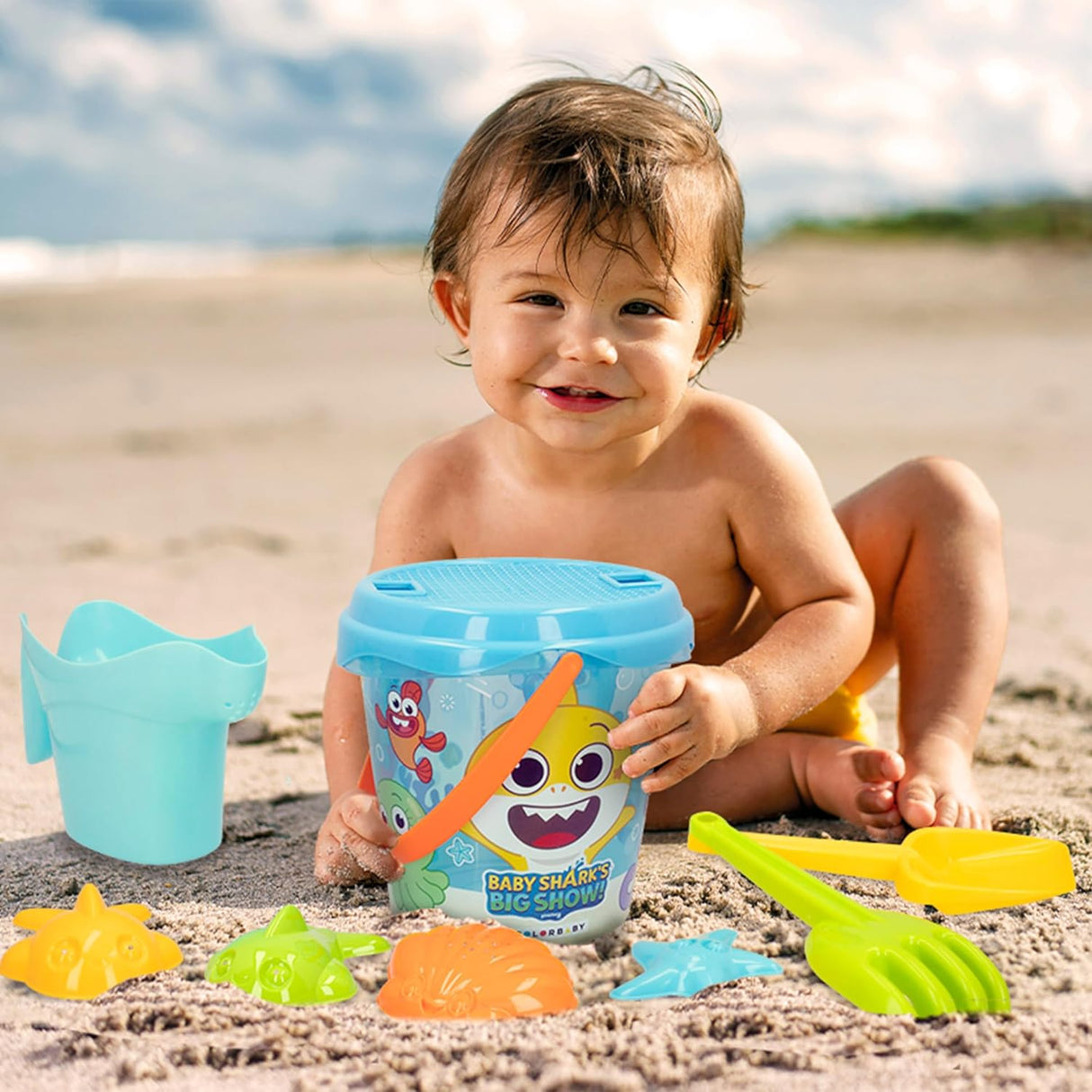 COLORBABY 77247 Baby Shark Beach Bucket Set