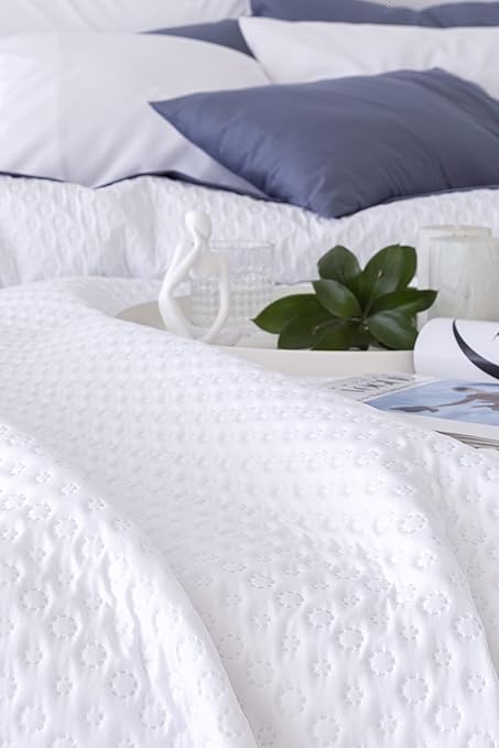 Todocama Fine Quilted Bedspread with Pique Design 200x260cm White