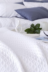 Todocama Fine Quilted Bedspread with Pique Design 200x260cm White